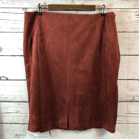 NEIMAN MARCUS Plus Size Faux Suede Skirt, NWT - Picture 4 of 6